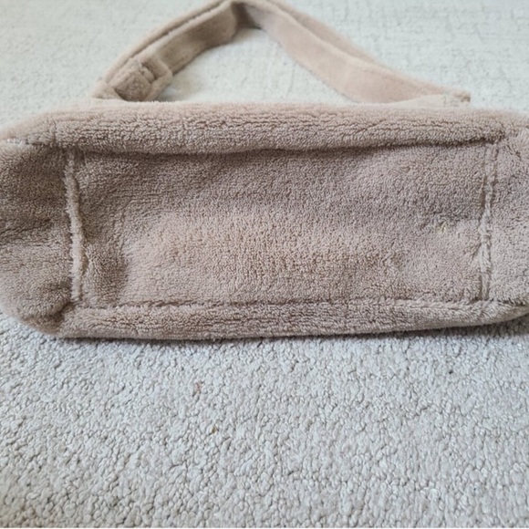 GWP Chanel Precision VIP/Novelty Teddy Plush beige Shoulder/Crossbody Bag - Picture 4 of 6